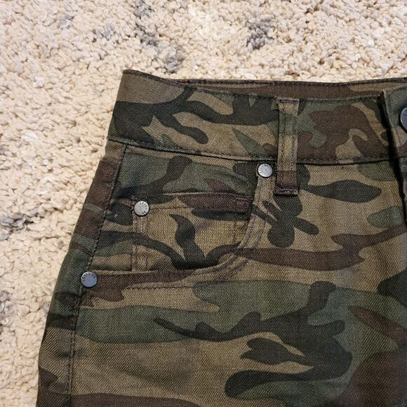 NWOT Level 99 dark camo skirt - Picture 2 of 6